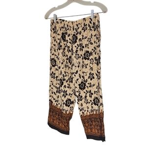 Magic Flower Design Comfort Capris sze Large